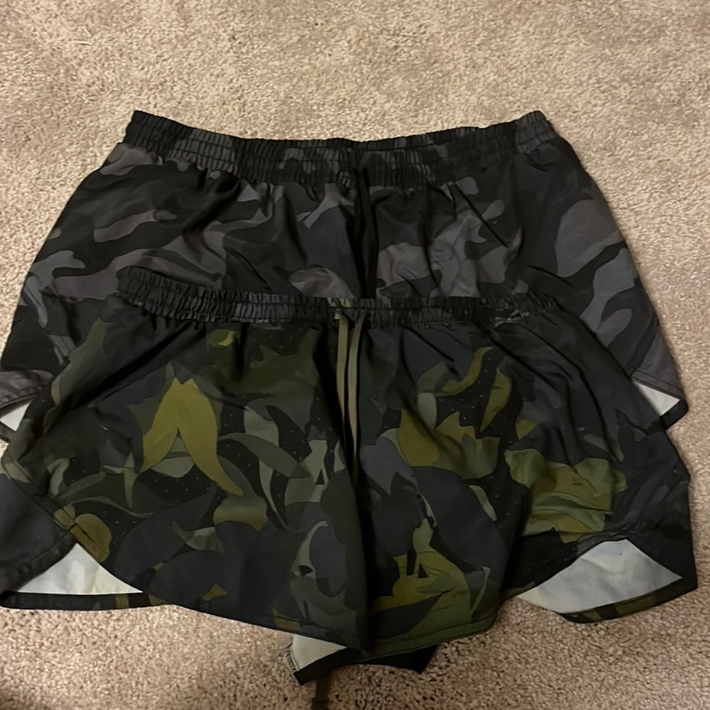 Two Pack of camo Old Navy shorts